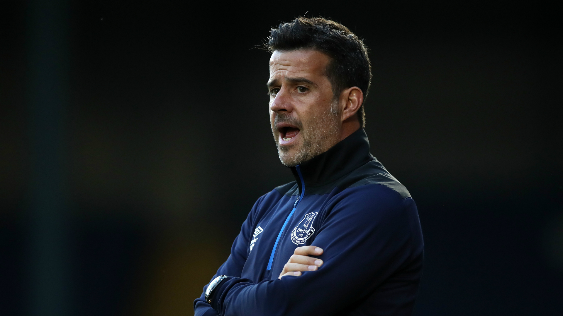 通过与队友 通过与队友